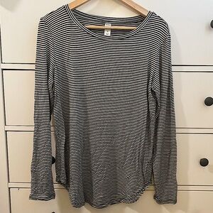 • Women’s Striped Tee •